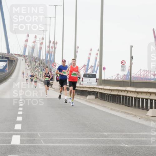 03.10.2025 - Köhlbrandbrückenlauf Matties Gatica Varas http://msf.ph/oto/9173952 03.10.2025 15:34:54 Position 3 12, 1, 12, 1 meine-sportfotos.de