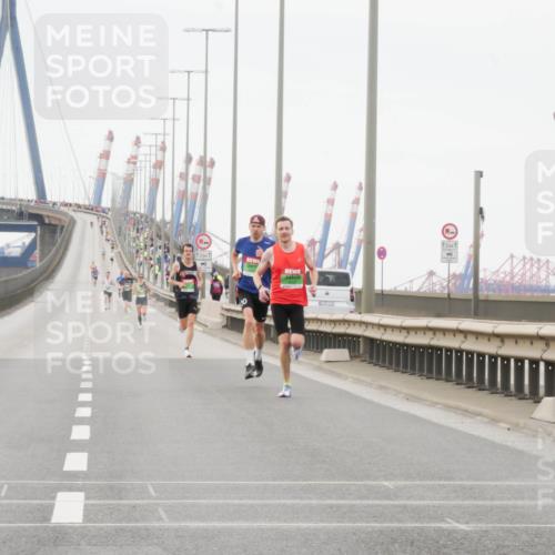 03.10.2025 - Köhlbrandbrückenlauf Matties Gatica Varas http://msf.ph/oto/9173954 03.10.2025 15:34:55 Position 3  meine-sportfotos.de