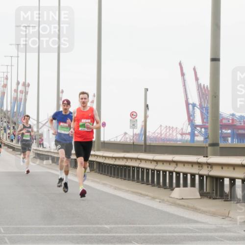 03.10.2025 - Köhlbrandbrückenlauf Matties Gatica Varas http://msf.ph/oto/9173958 03.10.2025 15:34:57 Position 3  meine-sportfotos.de