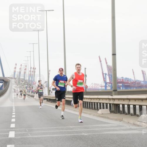 03.10.2025 - Köhlbrandbrückenlauf Matties Gatica Varas http://msf.ph/oto/9173962 03.10.2025 15:34:59 Position 3 2, 10 meine-sportfotos.de