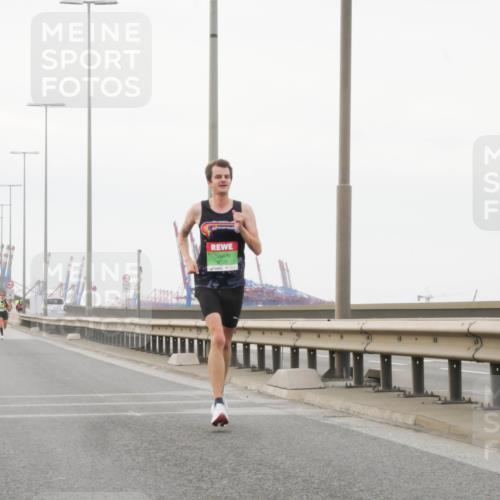 03.10.2025 - Köhlbrandbrückenlauf Matties Gatica Varas http://msf.ph/oto/9173967 03.10.2025 15:35:08 Position 3 9720, 6 meine-sportfotos.de