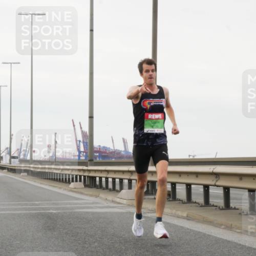 03.10.2025 - Köhlbrandbrückenlauf Matties Gatica Varas http://msf.ph/oto/9173969 03.10.2025 15:35:09 Position 3 720 meine-sportfotos.de