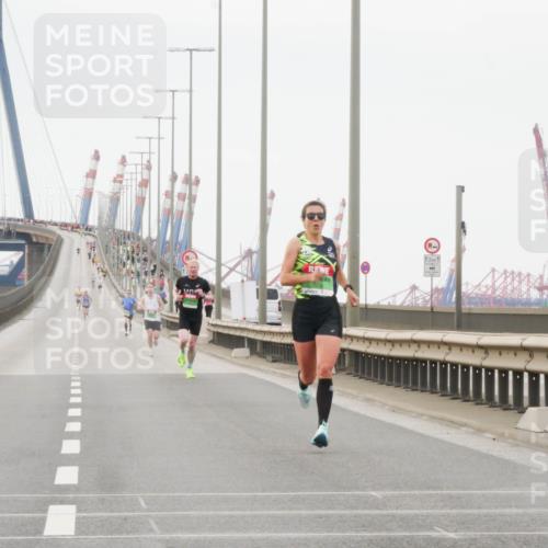 03.10.2025 - Köhlbrandbrückenlauf Matties Gatica Varas http://msf.ph/oto/9173975 03.10.2025 15:35:17 Position 3  meine-sportfotos.de