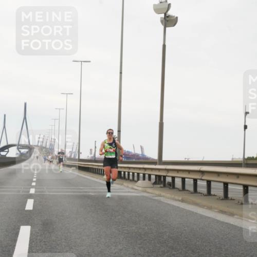 03.10.2025 - Köhlbrandbrückenlauf Matties Gatica Varas http://msf.ph/oto/9173977 03.10.2025 15:35:20 Position 3  meine-sportfotos.de