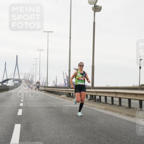 03.10.2025 - Köhlbrandbrückenlauf Matties Gatica Varas http://msf.ph/oto/9173979 03.10.2025 15:35:21 Position 3  meine-sportfotos.de