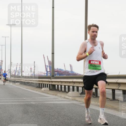 03.10.2025 - Köhlbrandbrückenlauf Matties Gatica Varas http://msf.ph/oto/9173998 03.10.2025 15:35:38 Position 3 8787 meine-sportfotos.de