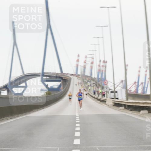03.10.2025 - Köhlbrandbrückenlauf Matties Gatica Varas http://msf.ph/oto/9174008 03.10.2025 15:35:47 Position 3  meine-sportfotos.de