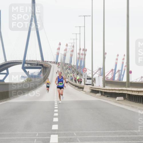 03.10.2025 - Köhlbrandbrückenlauf Matties Gatica Varas http://msf.ph/oto/9174009 03.10.2025 15:35:55 Position 3 12, 1, 12, 1 meine-sportfotos.de