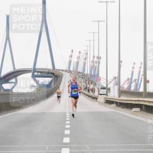03.10.2025 - Köhlbrandbrückenlauf Matties Gatica Varas http://msf.ph/oto/9174013 03.10.2025 15:35:57 Position 3 12, 12, 1 meine-sportfotos.de