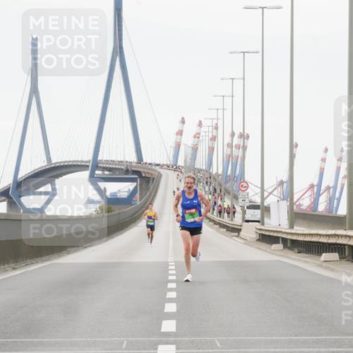 03.10.2025 - Köhlbrandbrückenlauf Matties Gatica Varas http://msf.ph/oto/9174016 03.10.2025 15:35:58 Position 3  meine-sportfotos.de