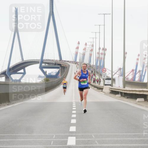 03.10.2025 - Köhlbrandbrückenlauf Matties Gatica Varas http://msf.ph/oto/9174018 03.10.2025 15:35:59 Position 3  meine-sportfotos.de