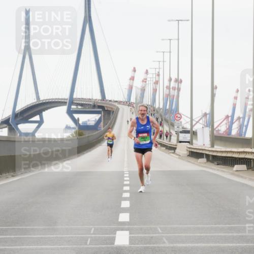 03.10.2025 - Köhlbrandbrückenlauf Matties Gatica Varas http://msf.ph/oto/9174019 03.10.2025 15:36:00 Position 3  meine-sportfotos.de