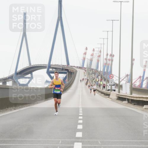 03.10.2025 - Köhlbrandbrückenlauf Matties Gatica Varas http://msf.ph/oto/9174026 03.10.2025 15:36:14 Position 3 12, 1 meine-sportfotos.de