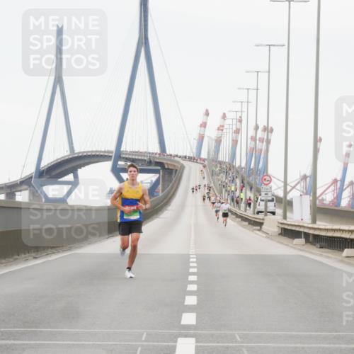 03.10.2025 - Köhlbrandbrückenlauf Matties Gatica Varas http://msf.ph/oto/9174028 03.10.2025 15:36:15 Position 3 12, 1 meine-sportfotos.de