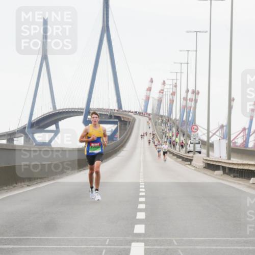 03.10.2025 - Köhlbrandbrückenlauf Matties Gatica Varas http://msf.ph/oto/9174029 03.10.2025 15:36:15 Position 3 121 meine-sportfotos.de