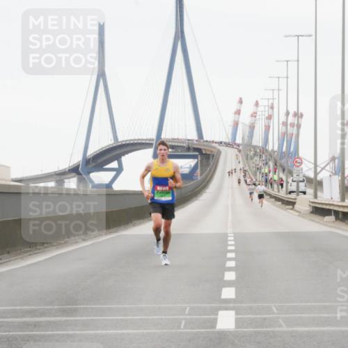03.10.2025 - Köhlbrandbrückenlauf Matties Gatica Varas http://msf.ph/oto/9174031 03.10.2025 15:36:16 Position 3 12, 1 meine-sportfotos.de
