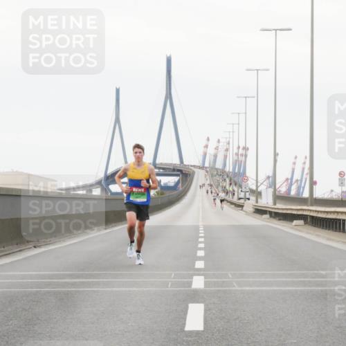 03.10.2025 - Köhlbrandbrückenlauf Matties Gatica Varas http://msf.ph/oto/9174036 03.10.2025 15:36:19 Position 3  meine-sportfotos.de