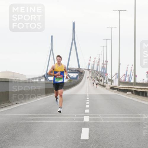 03.10.2025 - Köhlbrandbrückenlauf Matties Gatica Varas http://msf.ph/oto/9174037 03.10.2025 15:36:20 Position 3  meine-sportfotos.de