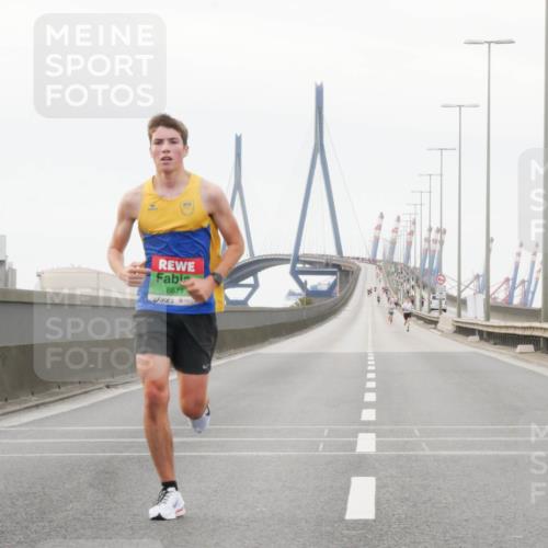 03.10.2025 - Köhlbrandbrückenlauf Matties Gatica Varas http://msf.ph/oto/9174042 03.10.2025 15:36:22 Position 3 8871 meine-sportfotos.de