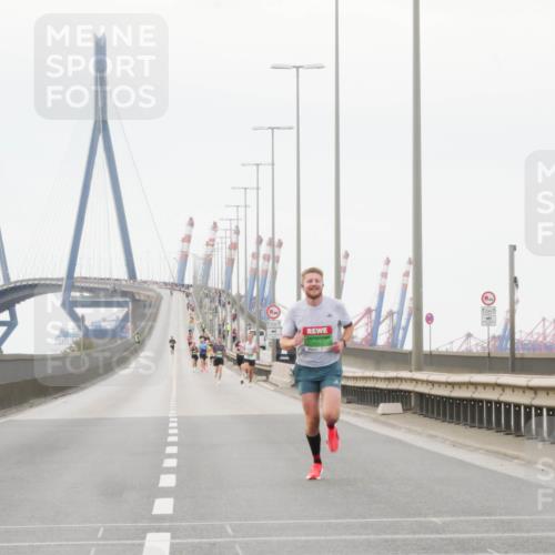 03.10.2025 - Köhlbrandbrückenlauf Matties Gatica Varas http://msf.ph/oto/9174054 03.10.2025 15:36:58 Position 3 12, 1, 12, 1 meine-sportfotos.de