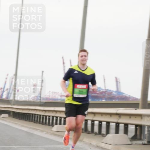 03.10.2025 - Köhlbrandbrückenlauf Matties Gatica Varas http://msf.ph/oto/9174069 03.10.2025 15:37:09 Position 3  meine-sportfotos.de
