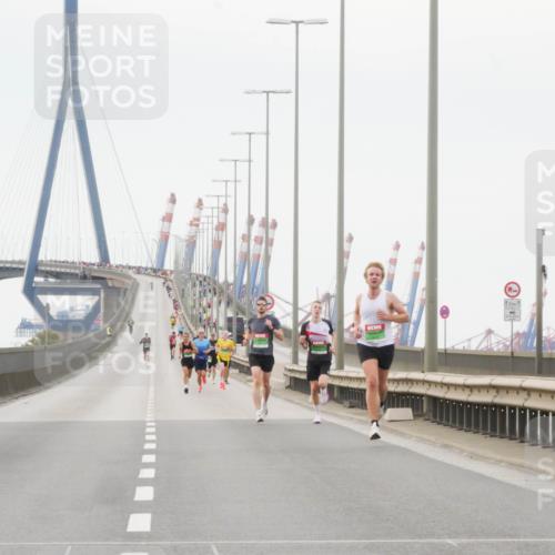 03.10.2025 - Köhlbrandbrückenlauf Matties Gatica Varas http://msf.ph/oto/9174076 03.10.2025 15:37:18 Position 3 12, 1 meine-sportfotos.de