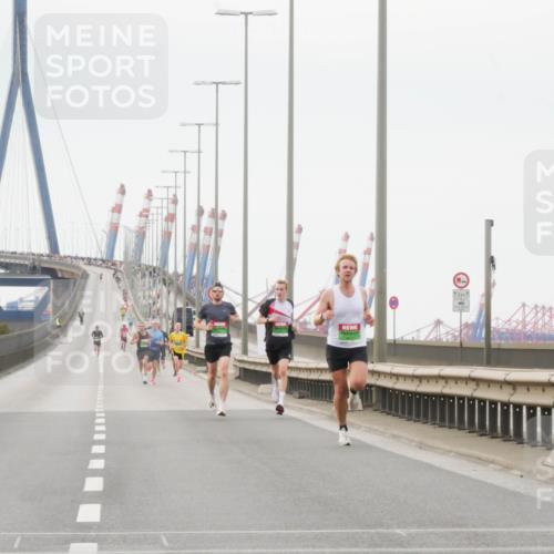 03.10.2025 - Köhlbrandbrückenlauf Matties Gatica Varas http://msf.ph/oto/9174078 03.10.2025 15:37:19 Position 3 12, 1 meine-sportfotos.de
