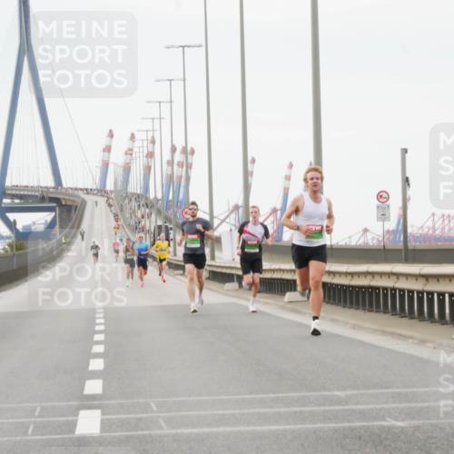 03.10.2025 - Köhlbrandbrückenlauf Matties Gatica Varas http://msf.ph/oto/9174080 03.10.2025 15:37:20 Position 3  meine-sportfotos.de