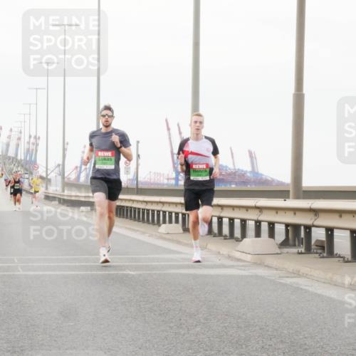 03.10.2025 - Köhlbrandbrückenlauf Matties Gatica Varas http://msf.ph/oto/9174094 03.10.2025 15:37:29 Position 3  meine-sportfotos.de