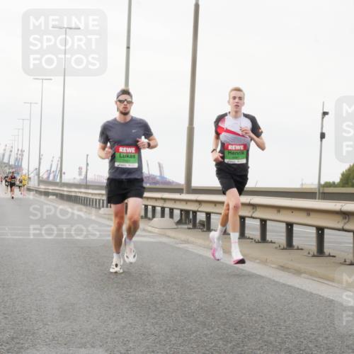 03.10.2025 - Köhlbrandbrückenlauf Matties Gatica Varas http://msf.ph/oto/9174099 03.10.2025 15:37:31 Position 3 7021 meine-sportfotos.de