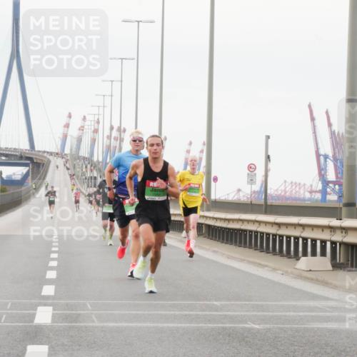03.10.2025 - Köhlbrandbrückenlauf Matties Gatica Varas http://msf.ph/oto/9174102 03.10.2025 15:37:41 Position 3 12, 1 meine-sportfotos.de