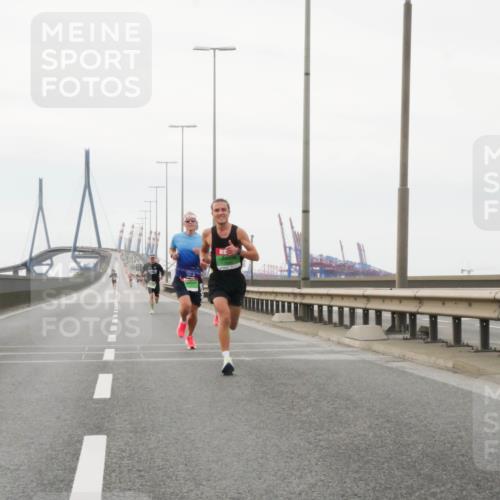 03.10.2025 - Köhlbrandbrückenlauf Matties Gatica Varas http://msf.ph/oto/9174107 03.10.2025 15:37:43 Position 3  meine-sportfotos.de