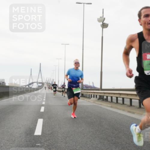 03.10.2025 - Köhlbrandbrückenlauf Matties Gatica Varas http://msf.ph/oto/9174113 03.10.2025 15:37:46 Position 3 7066 meine-sportfotos.de