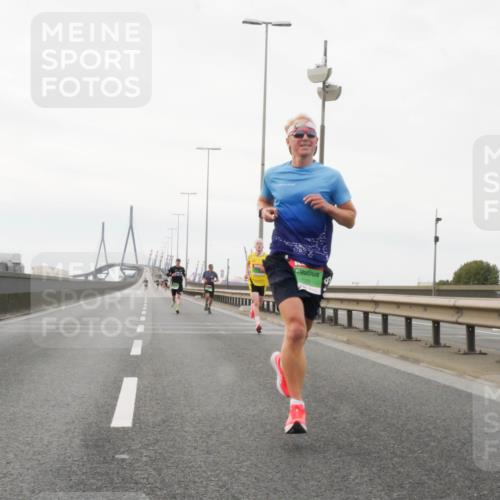 03.10.2025 - Köhlbrandbrückenlauf Matties Gatica Varas http://msf.ph/oto/9174115 03.10.2025 15:37:47 Position 3 7033 meine-sportfotos.de