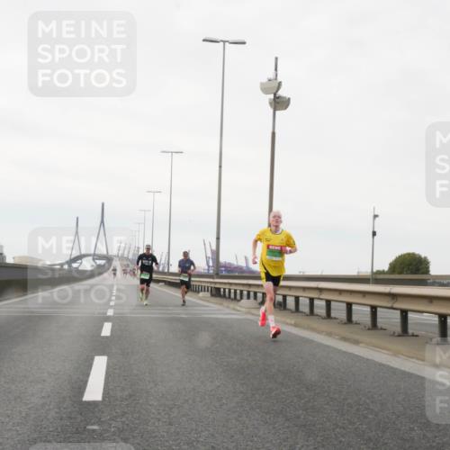 03.10.2025 - Köhlbrandbrückenlauf Matties Gatica Varas http://msf.ph/oto/9174118 03.10.2025 15:37:48 Position 3  meine-sportfotos.de