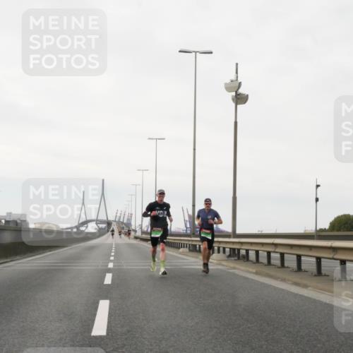 03.10.2025 - Köhlbrandbrückenlauf Matties Gatica Varas http://msf.ph/oto/9174123 03.10.2025 15:37:50 Position 3  meine-sportfotos.de