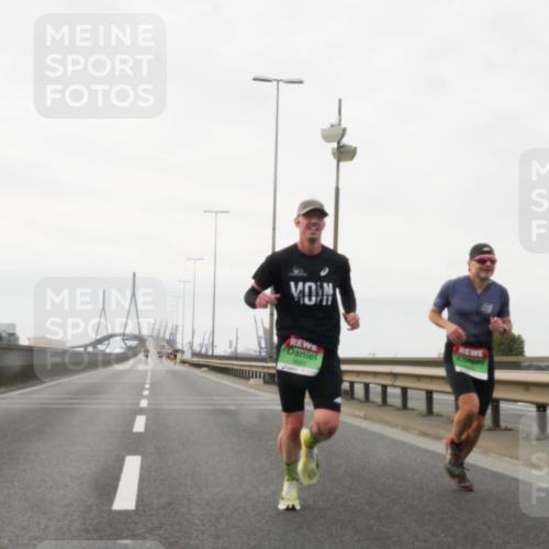 03.10.2025 - Köhlbrandbrückenlauf Matties Gatica Varas http://msf.ph/oto/9174127 03.10.2025 15:37:52 Position 3 9549 meine-sportfotos.de