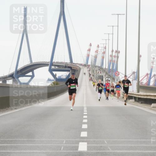 03.10.2025 - Köhlbrandbrückenlauf Matties Gatica Varas http://msf.ph/oto/9174128 03.10.2025 15:37:57 Position 3 12, 1 meine-sportfotos.de