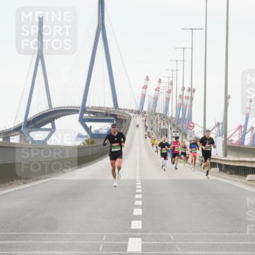 03.10.2025 - Köhlbrandbrückenlauf Matties Gatica Varas http://msf.ph/oto/9174129 03.10.2025 15:37:58 Position 3 12, 1 meine-sportfotos.de