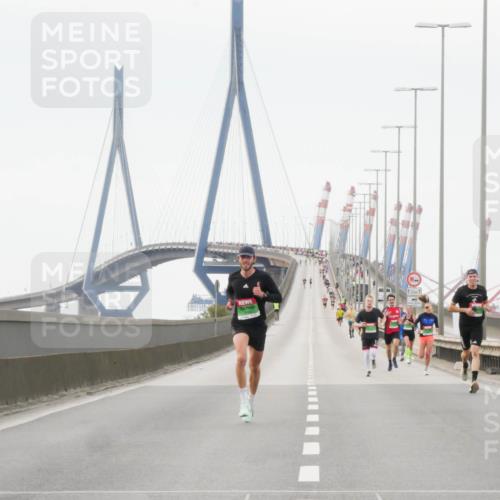 03.10.2025 - Köhlbrandbrückenlauf Matties Gatica Varas http://msf.ph/oto/9174136 03.10.2025 15:38:01 Position 3 12, 1 meine-sportfotos.de