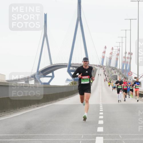 03.10.2025 - Köhlbrandbrückenlauf Matties Gatica Varas http://msf.ph/oto/9174140 03.10.2025 15:38:03 Position 3 12, 1 meine-sportfotos.de