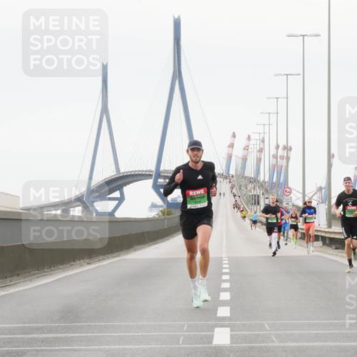 03.10.2025 - Köhlbrandbrückenlauf Matties Gatica Varas http://msf.ph/oto/9174143 03.10.2025 15:38:05 Position 3 12, 1 meine-sportfotos.de
