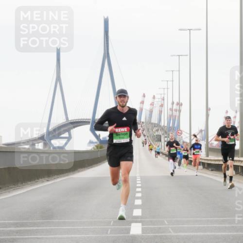 03.10.2025 - Köhlbrandbrückenlauf Matties Gatica Varas http://msf.ph/oto/9174145 03.10.2025 15:38:06 Position 3 7050, 12, 1, 12, 1 meine-sportfotos.de