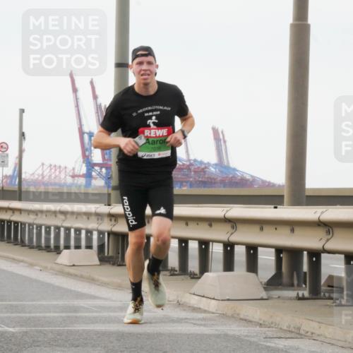 03.10.2025 - Köhlbrandbrückenlauf Matties Gatica Varas http://msf.ph/oto/9174146 03.10.2025 15:38:11 Position 3 2, 32, 24, 08, 2019, 7036 meine-sportfotos.de