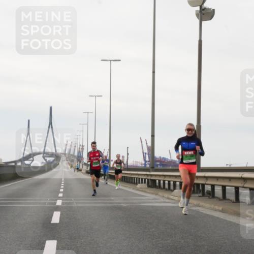 03.10.2025 - Köhlbrandbrückenlauf Matties Gatica Varas http://msf.ph/oto/9174160 03.10.2025 15:38:20 Position 3  meine-sportfotos.de