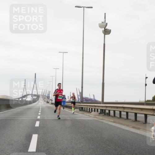 03.10.2025 - Köhlbrandbrückenlauf Matties Gatica Varas http://msf.ph/oto/9174164 03.10.2025 15:38:22 Position 3 7021 meine-sportfotos.de