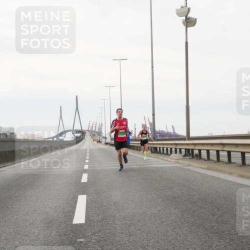 03.10.2025 - Köhlbrandbrückenlauf Matties Gatica Varas http://msf.ph/oto/9174165 03.10.2025 15:38:22 Position 3  meine-sportfotos.de