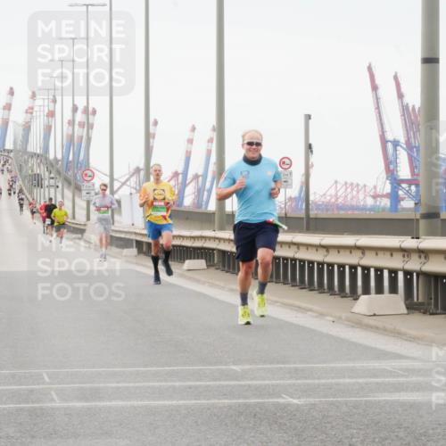03.10.2025 - Köhlbrandbrückenlauf Matties Gatica Varas http://msf.ph/oto/9174180 03.10.2025 15:38:42 Position 3 12, 1, 2, 1 meine-sportfotos.de