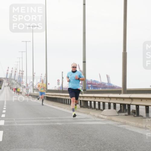 03.10.2025 - Köhlbrandbrückenlauf Matties Gatica Varas http://msf.ph/oto/9174185 03.10.2025 15:38:45 Position 3  meine-sportfotos.de