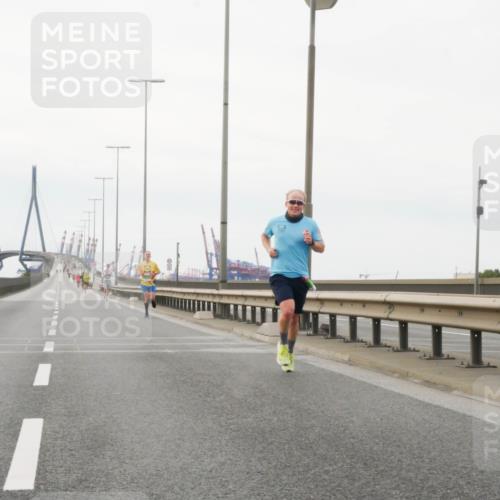 03.10.2025 - Köhlbrandbrückenlauf Matties Gatica Varas http://msf.ph/oto/9174189 03.10.2025 15:38:47 Position 3  meine-sportfotos.de